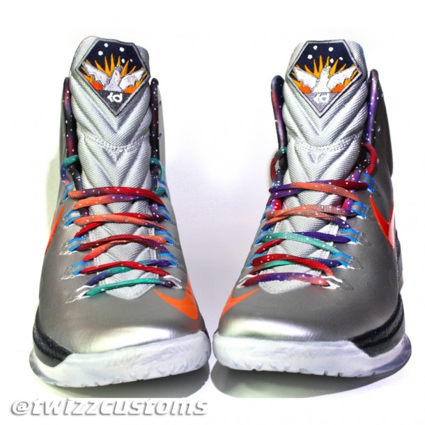Die coolsten Sneakers 2013 – Nike KD 5 “Galaxy” By Twizz Customs (+English version)